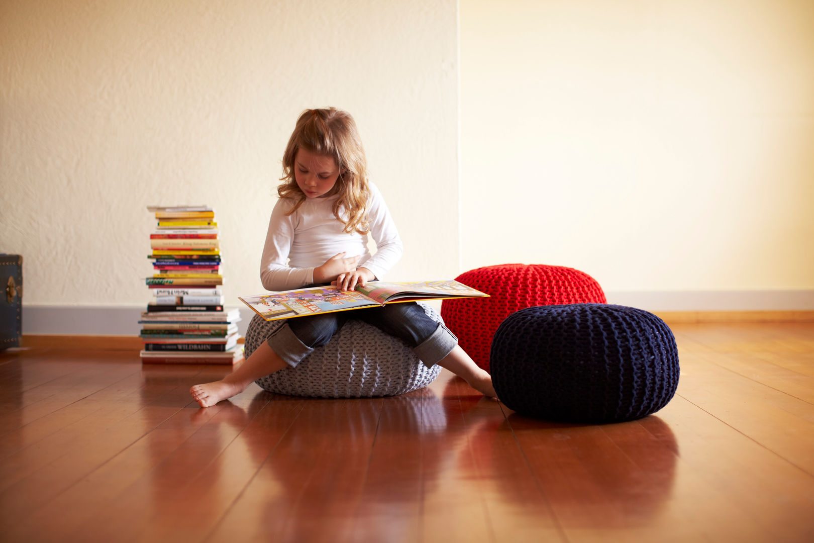 Der Pouf das Sitzkissen, Knit Kit GmbH Knit Kit GmbH モダンデザインの 子供部屋 おもちゃ