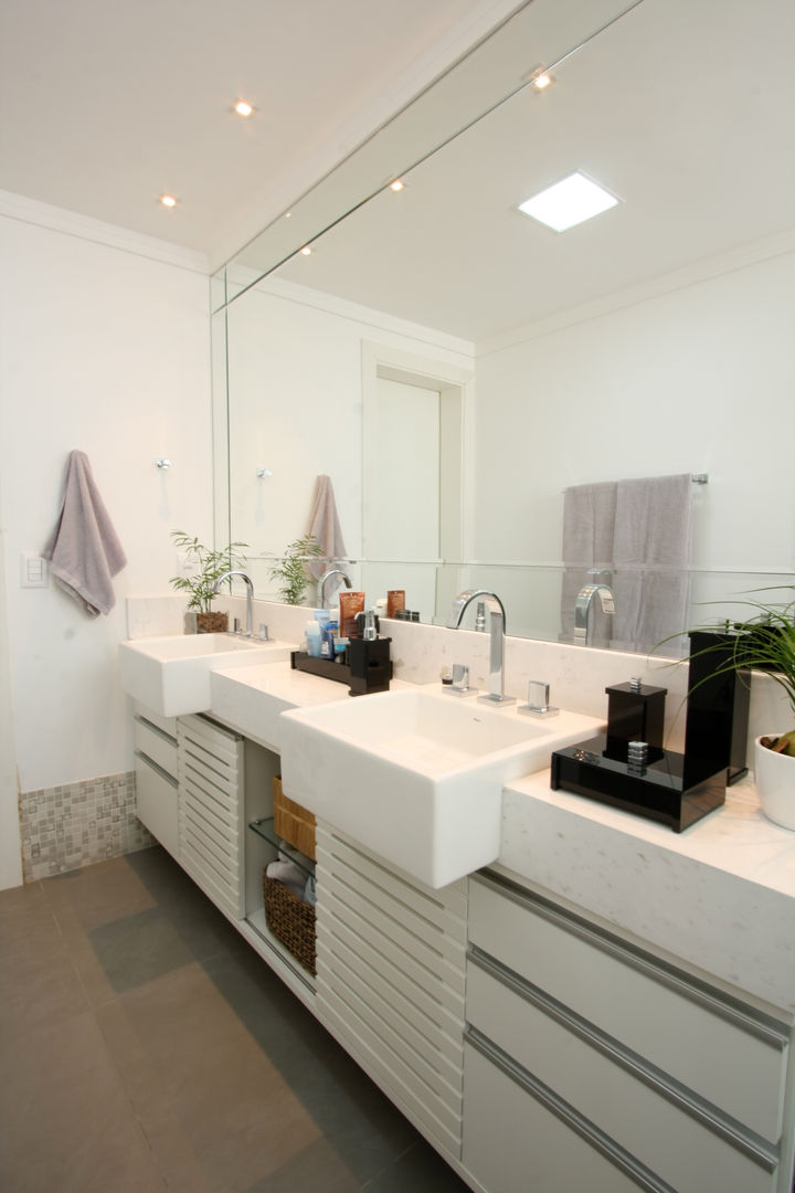 Apartamento Pinheiros 2, Officina44 Officina44 Modern Bathroom