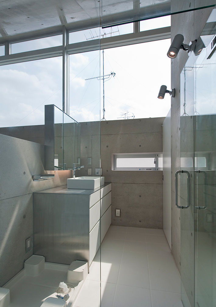 MKR, 一級建築士事務所アトリエソルト株式会社 一級建築士事務所アトリエソルト株式会社 Modern bathroom