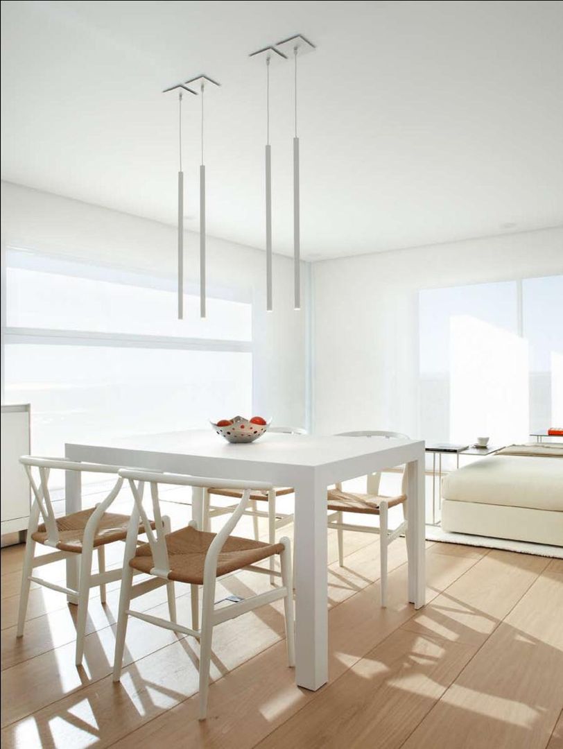 Apartamento Luminoso, ruiz narvaiza associats sl ruiz narvaiza associats sl 미니멀리스트 다이닝 룸