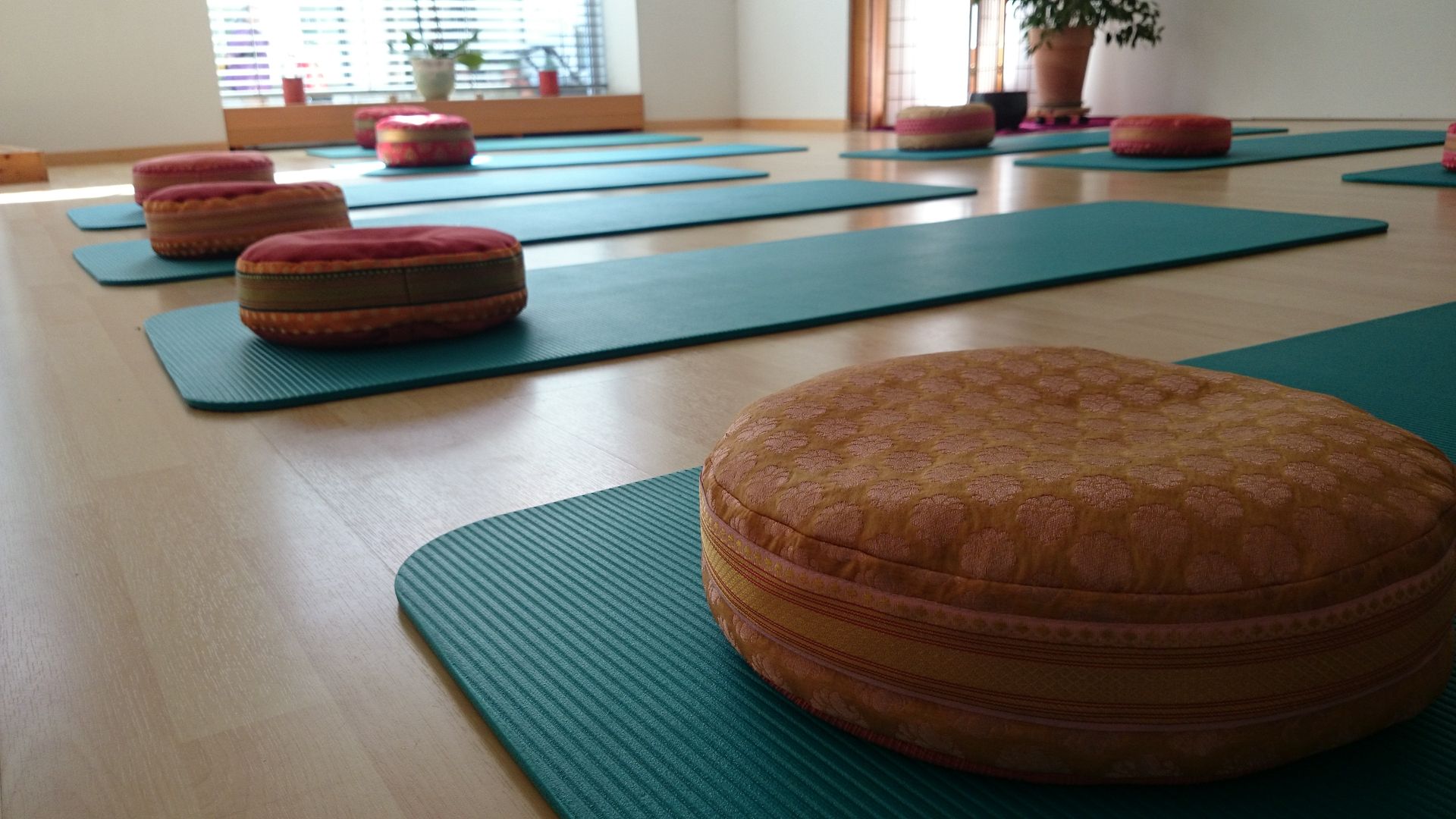 Yoga-Meditationskissen Polster Popp Wohnzimmer im Landhausstil Hocker und Stühle
