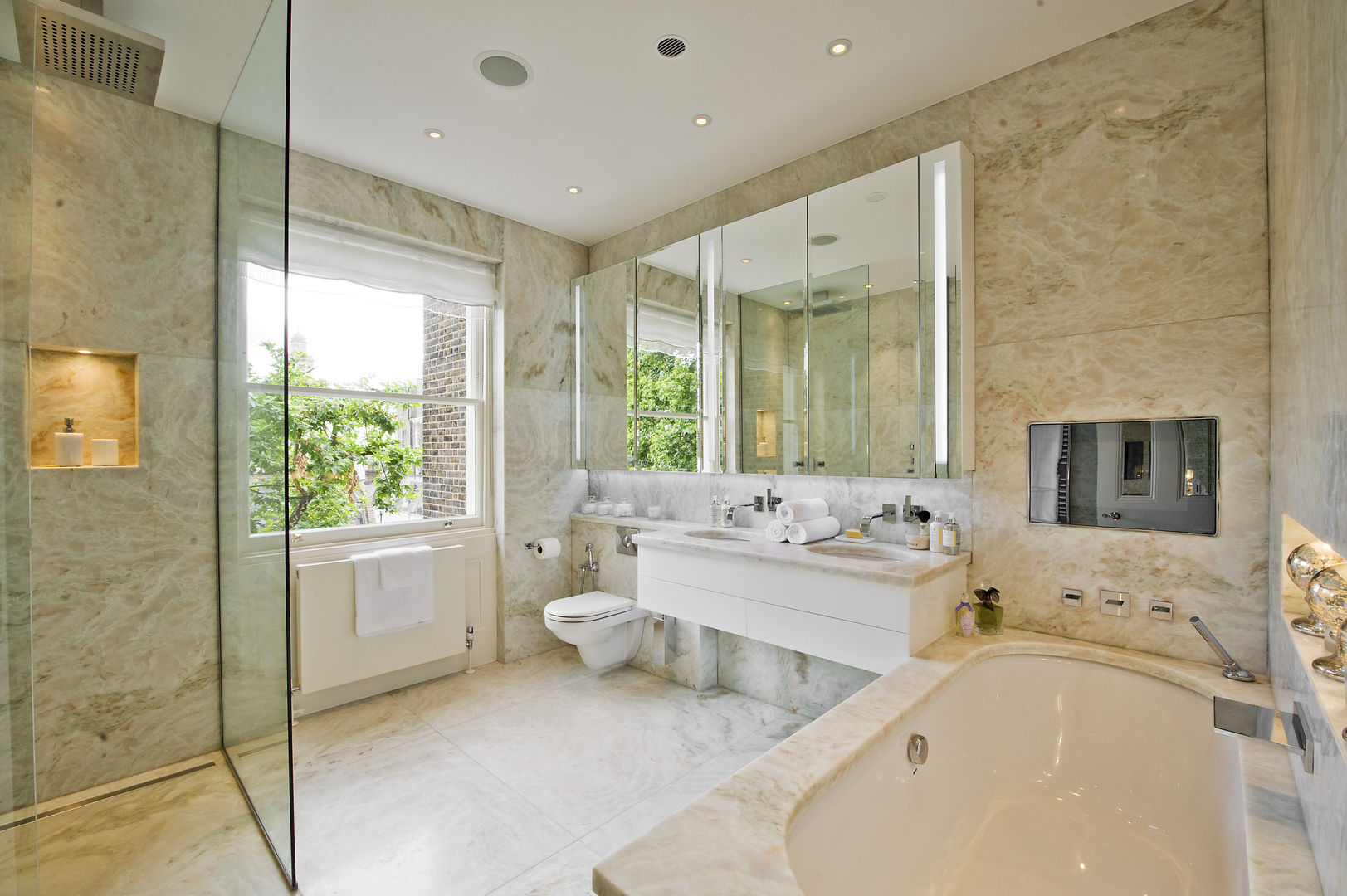 Bathroom at the Chester Street House Nash Baker Architects Ltd 浴室