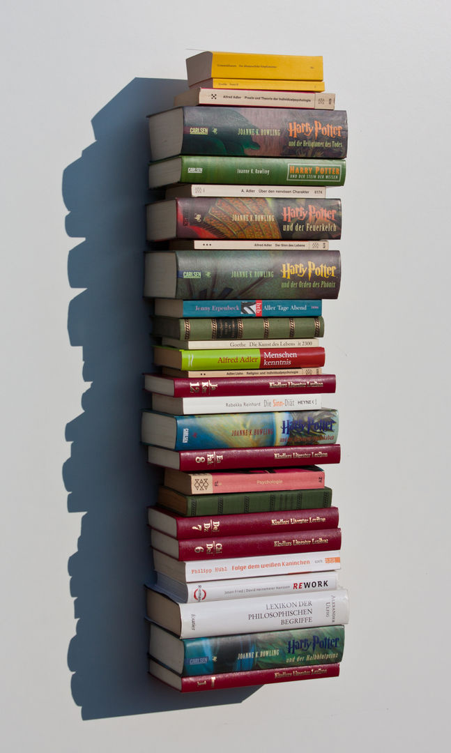 Bücherregal schwebend, komplett unsichtbar, Weller Weller モダンデザインの リビング 棚