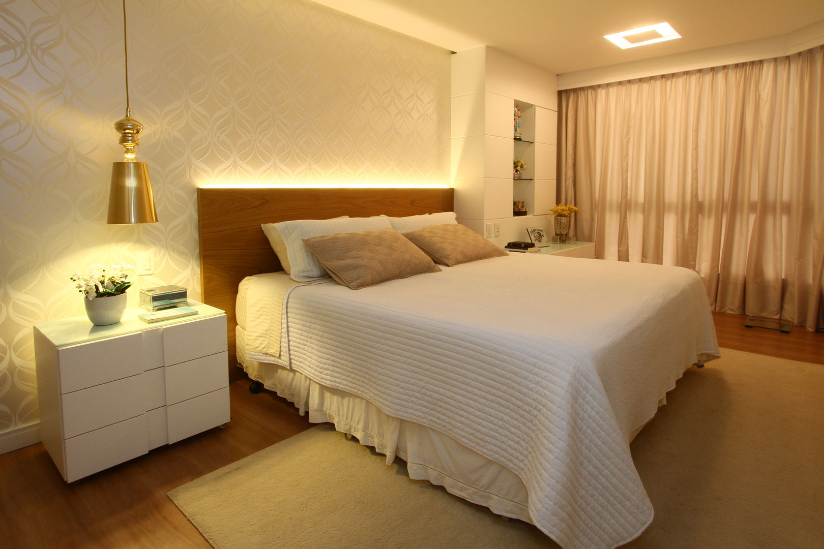 Uma cobertura estilo moderno e minimalista, Oleari Arquitetura e Interiores Oleari Arquitetura e Interiores Modern style bedroom