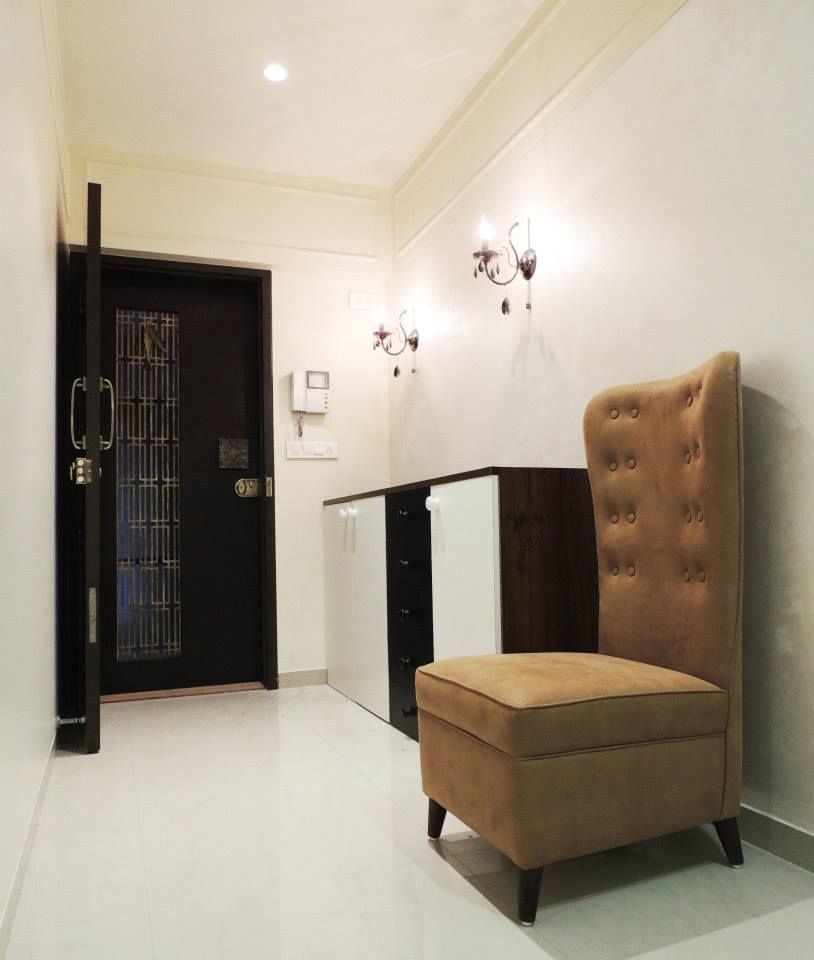 A project at Borivali, SwitchOver Studio SwitchOver Studio Modern Corridor, Hallway and Staircase