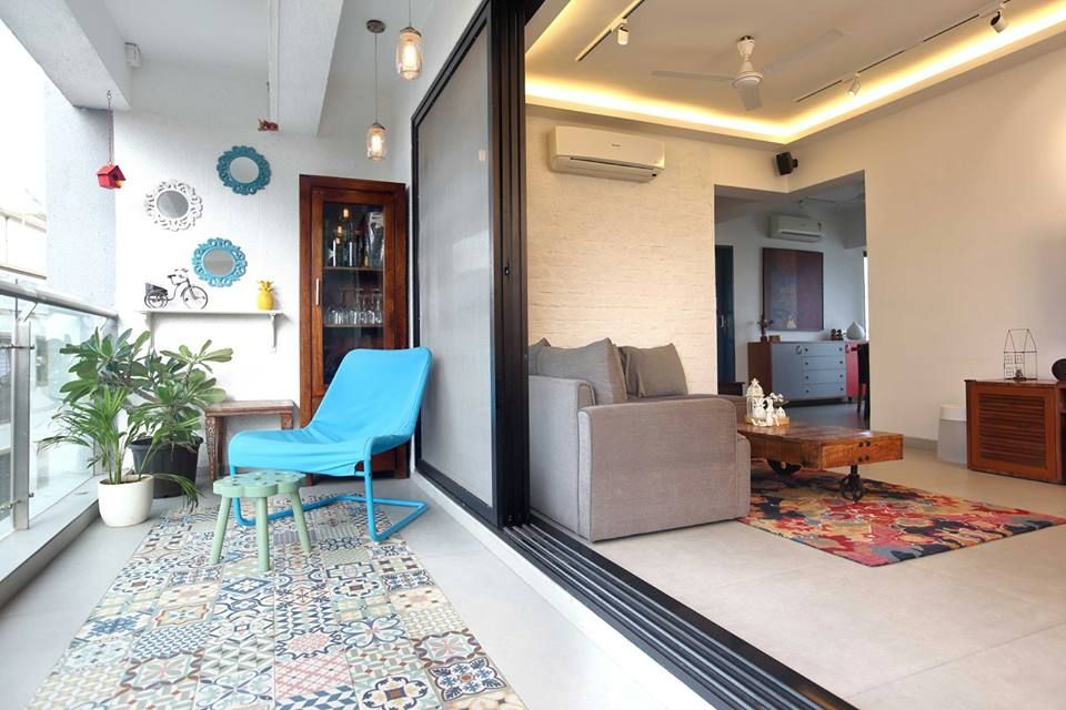 Kalina Residence, SwitchOver Studio SwitchOver Studio Balcon, Veranda & Terrasse modernes