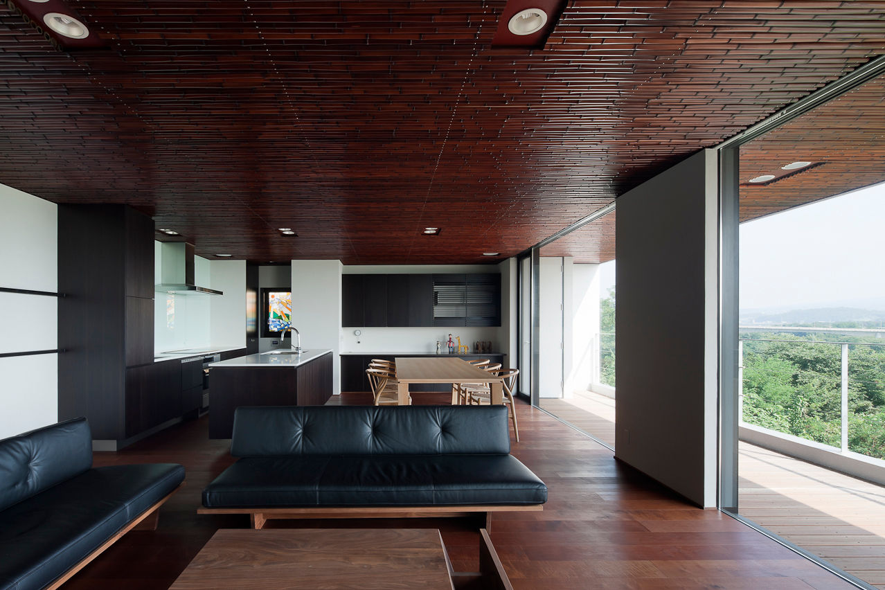 対岳荘, 築紡｜根來宏典 築紡｜根來宏典 Modern living room Bamboo Green