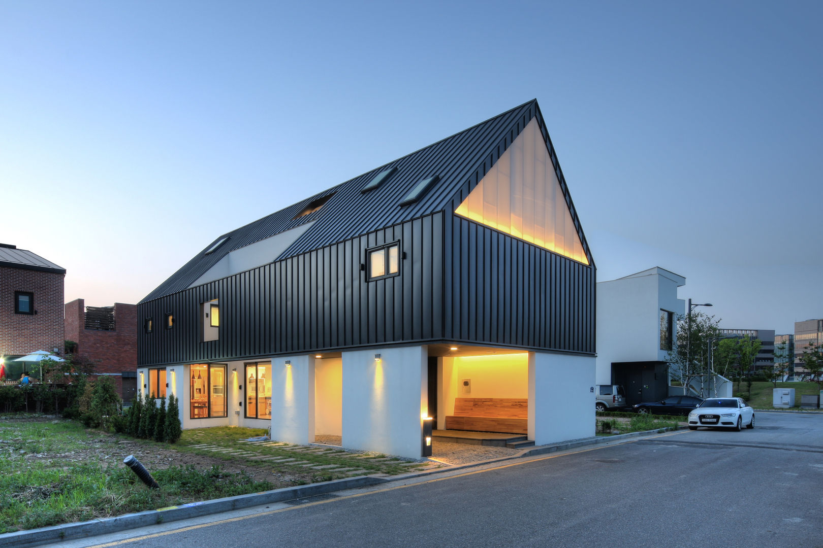 One Roof House, mlnp architects mlnp architects Nowoczesne domy