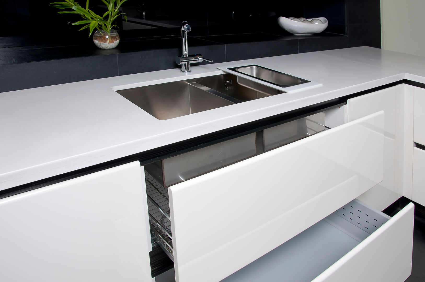 Modelo LUX, Domi Cocinas Domi Cocinas Minimalist kitchen Storage