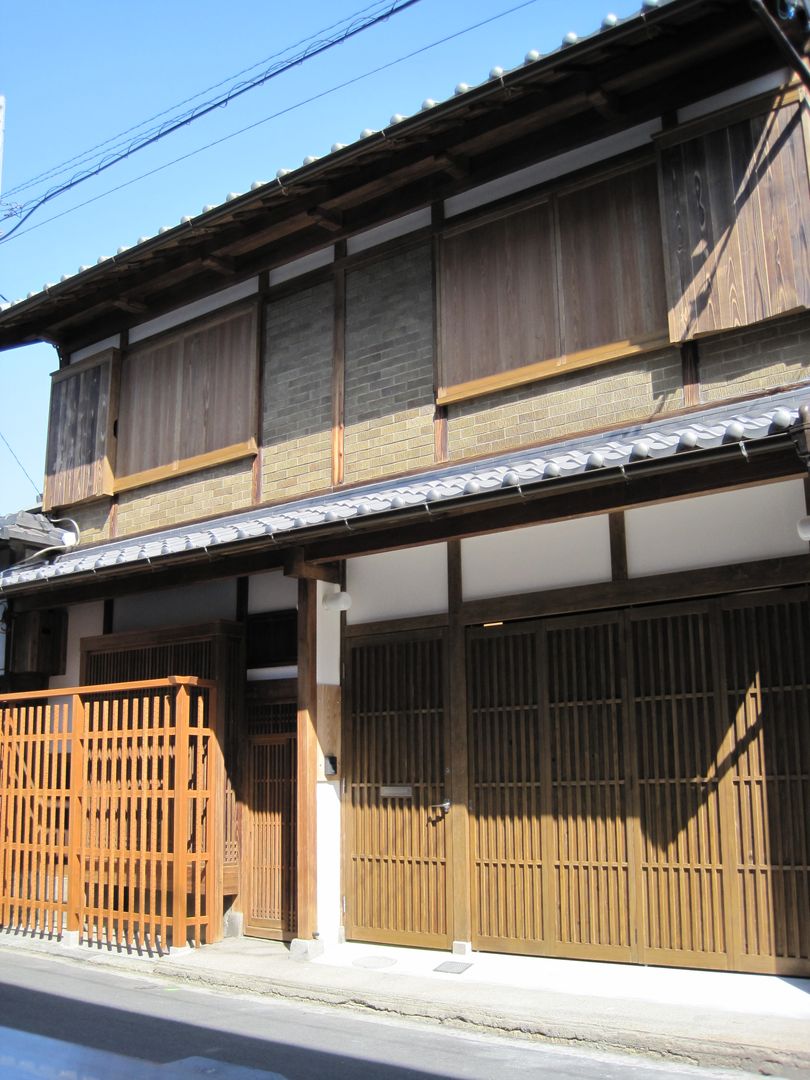 古き良き町並みを残す 平野郷町 町屋の建具 | homify