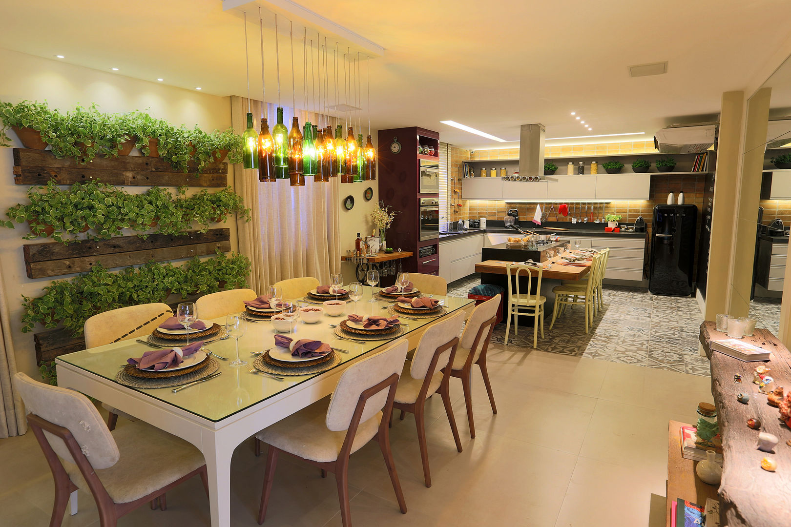 Cozinha e Jantar do Chef, Lorrayne Zucolotto Arquitetura Lorrayne Zucolotto Arquitetura モダンデザインの ダイニング