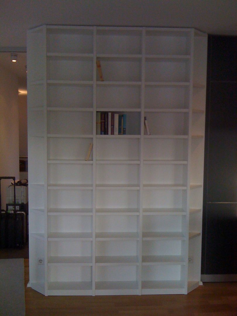 Bücherregale lackiert, ARTfischer Die Möbelmanufaktur. ARTfischer Die Möbelmanufaktur. Living room Engineered Wood Transparent Shelves