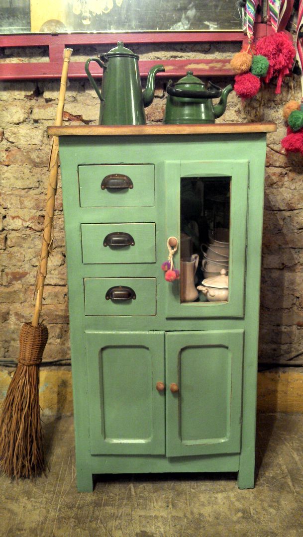 APARADORES ANTIGUOS DE CAMPO, Muebles eran los de antes - Buenos Aires Muebles eran los de antes - Buenos Aires Rustic style kitchen Solid Wood Multicolored Storage