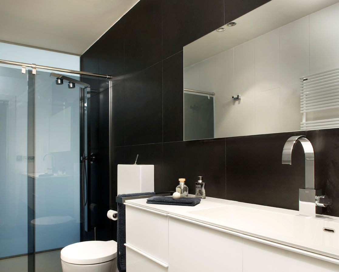 Vivienda unifamiliar , ruiz narvaiza associats sl ruiz narvaiza associats sl Modern style bathrooms