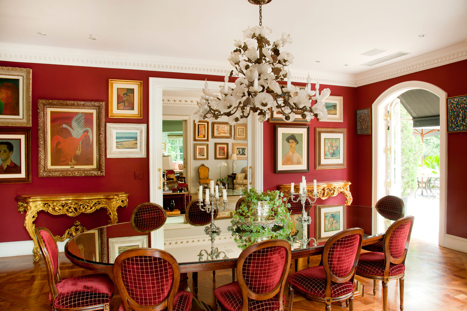 French Chateaux, Allan Malouf Arquitetura e Interiores Allan Malouf Arquitetura e Interiores Classic style dining room