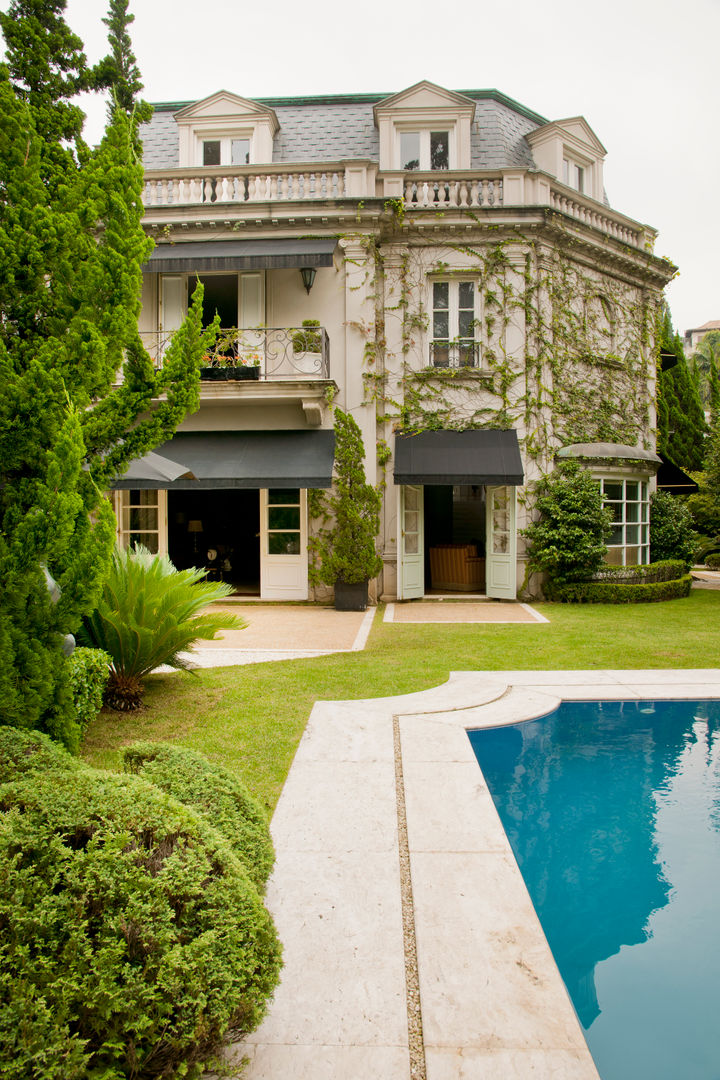 French Chateaux, Allan Malouf Arquitetura e Interiores Allan Malouf Arquitetura e Interiores Rumah Klasik