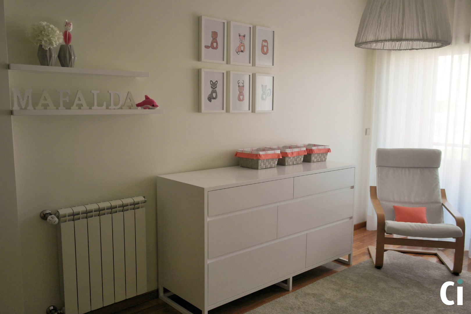 Quarto Bebé M, 2015 - Braga, Ci interior decor Ci interior decor モダンデザインの 子供部屋