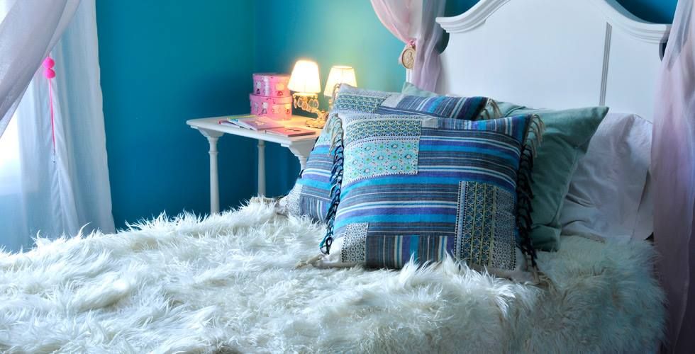 Pieles Pituca en diferentes ambientes, PITUCA PIELES Y CUEROS PITUCA PIELES Y CUEROS Modern style bedroom Textiles