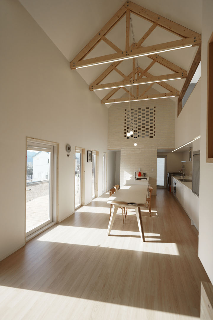 Sunlight House 빛이 쏟아지는 집, ADMOBE Architect ADMOBE Architect Modern dining room