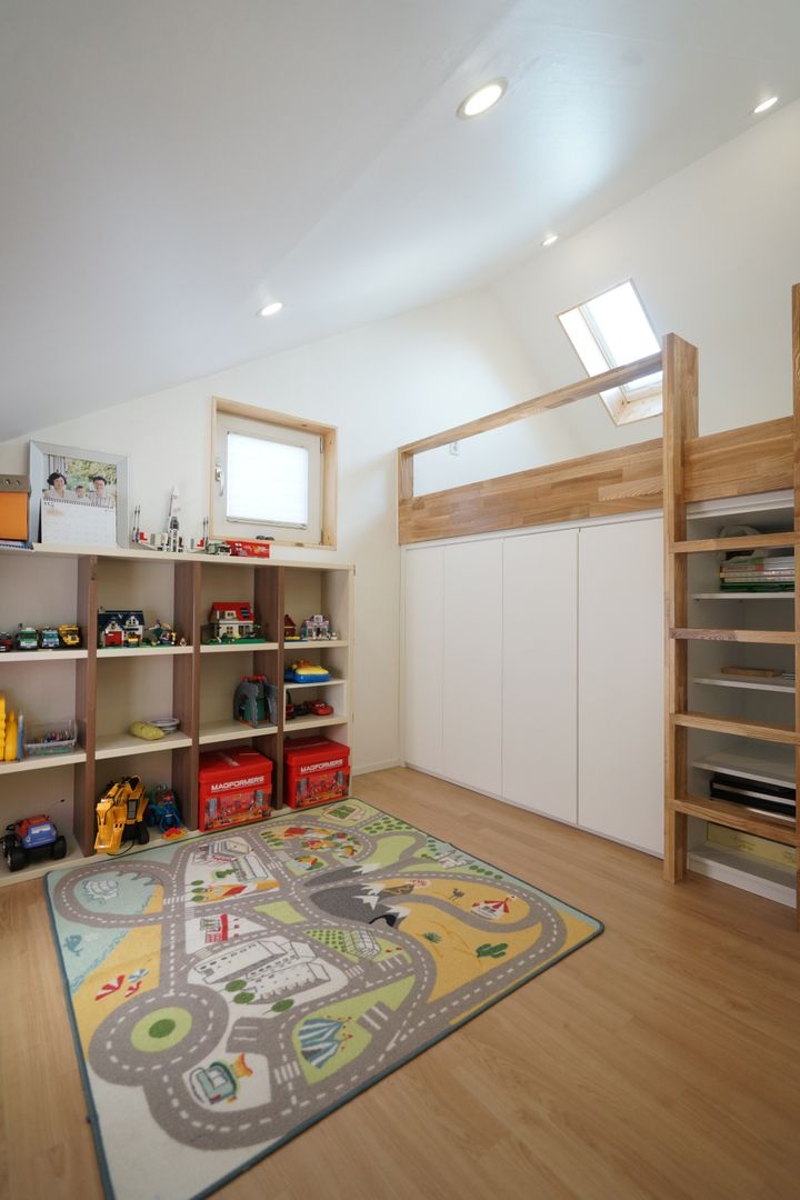 Sunlight House 빛이 쏟아지는 집, ADMOBE Architect ADMOBE Architect Nursery/kid’s room