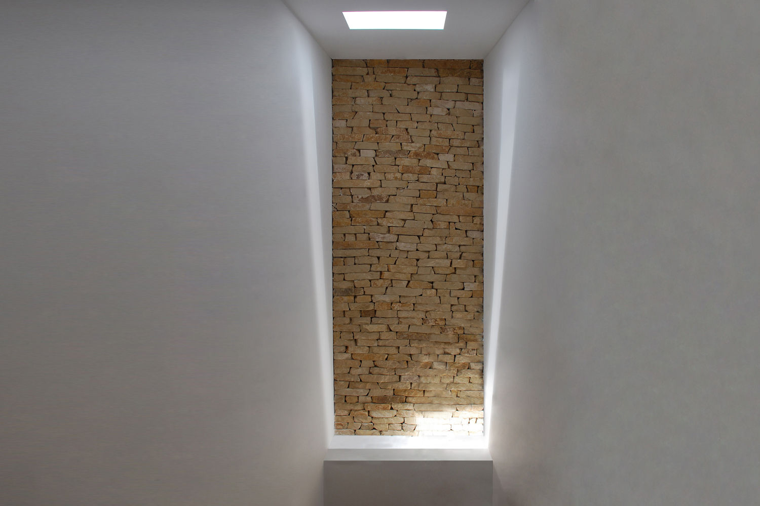 Watching House, Ressano Garcia Arquitectos Ressano Garcia Arquitectos Modern Walls and Floors