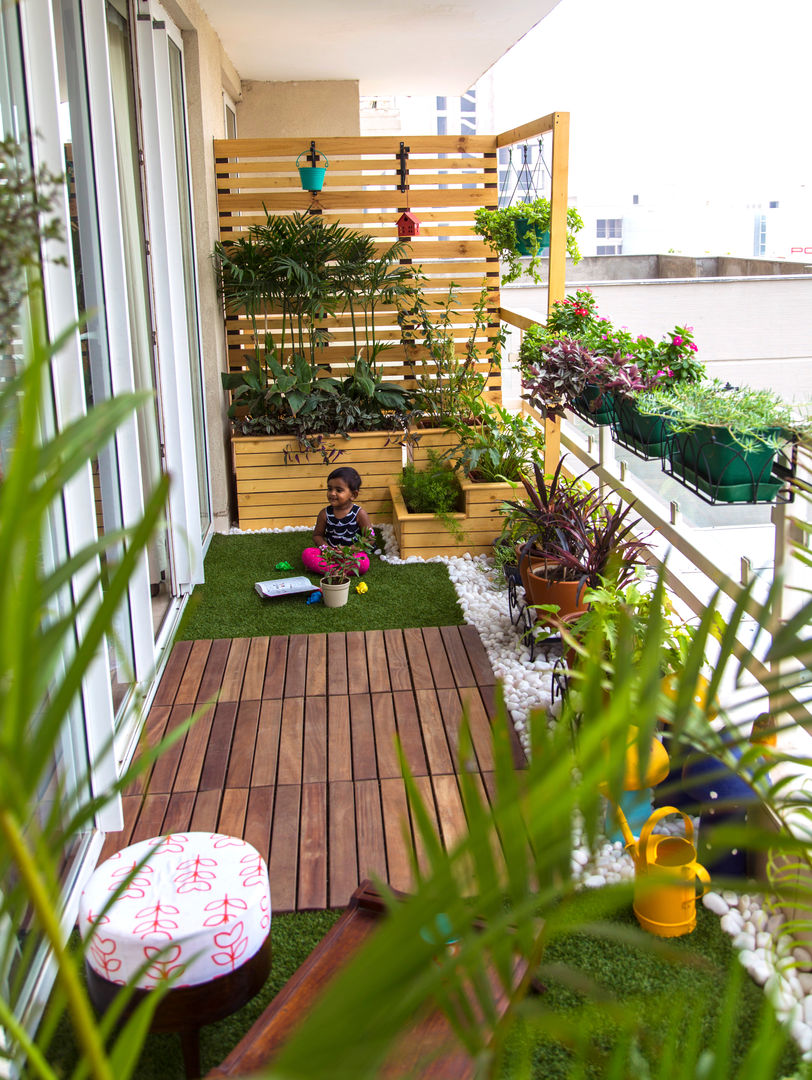 Balcony makeover - English, Studio Earthbox Studio Earthbox ระเบียง, นอกชาน