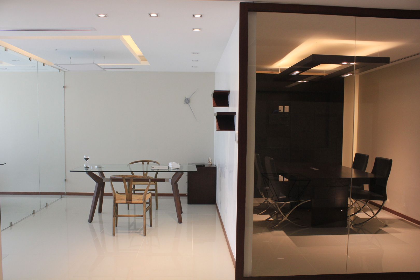 Dos ambientes LC Arquitectura Estudios y oficinas modernos