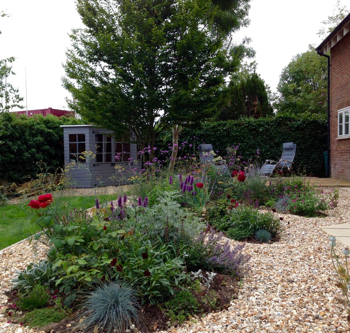 New Planting and Deck Cornus Garden Design Nowoczesny ogród Kamień