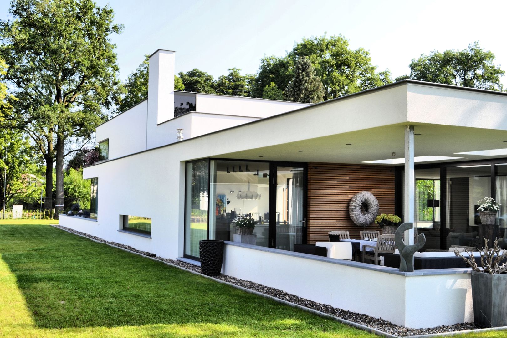 Villa te Voerendaal, FWP architectuur BV FWP architectuur BV 미니멀리스트 주택 콘크리트