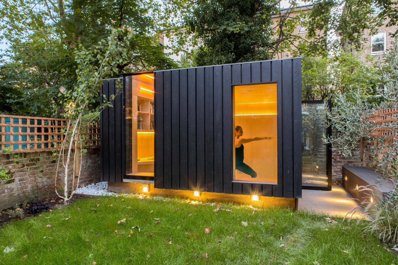 Shadow Shed, Neil Dusheiko Architects Neil Dusheiko Architects บ้านและที่อยู่อาศัย