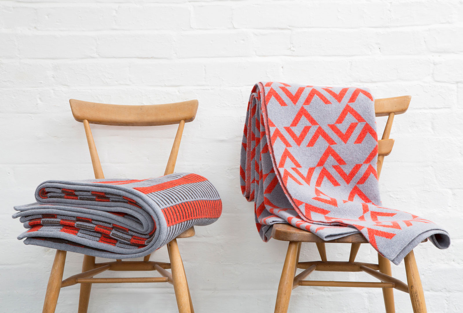 Rack & Geo Blankets Seven Gauge Studios 모던스타일 거실 양모 오렌지 액세서리 & 장식