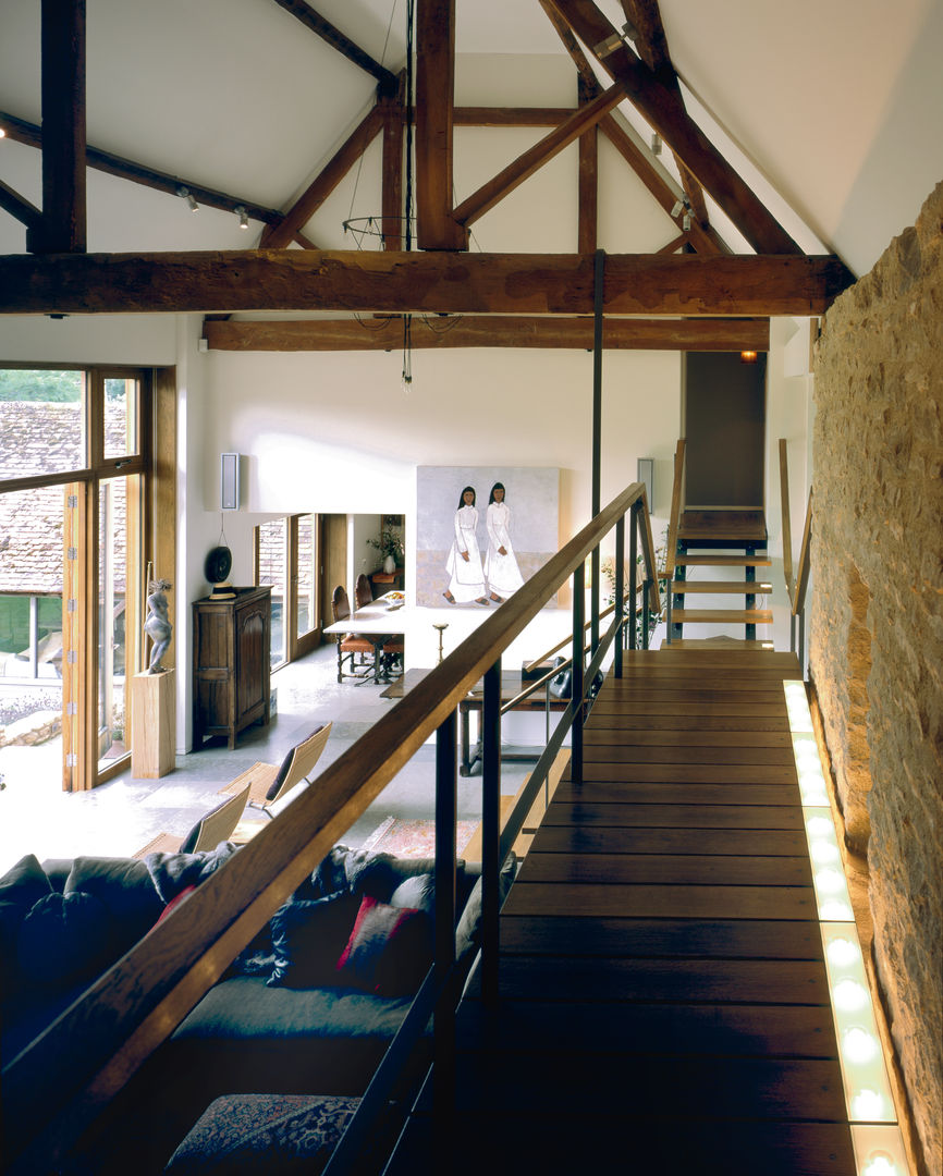 KSR Architects | Luxury barn conversion | Living room homify Коридор, прихожая и лестница в рустикальном стиле Дерево Эффект древесины