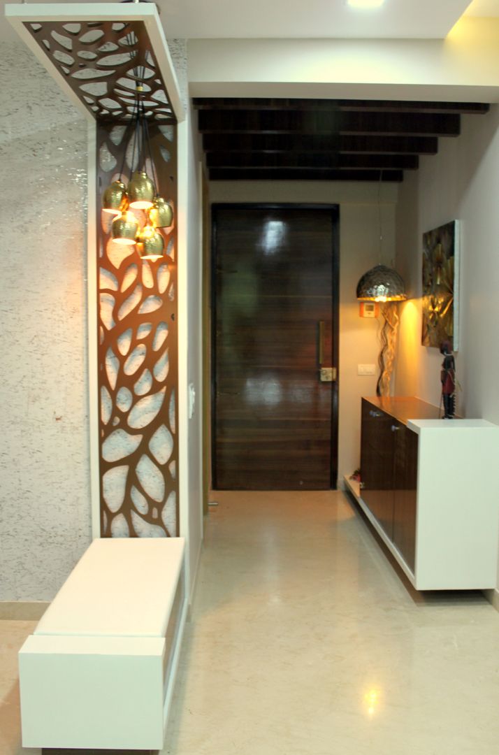 Seaview Apartment at Palm Beach Residency at Navi Mumbai, Shweta Deshmukh & Associates Shweta Deshmukh & Associates Pasillos, vestíbulos y escaleras de estilo moderno