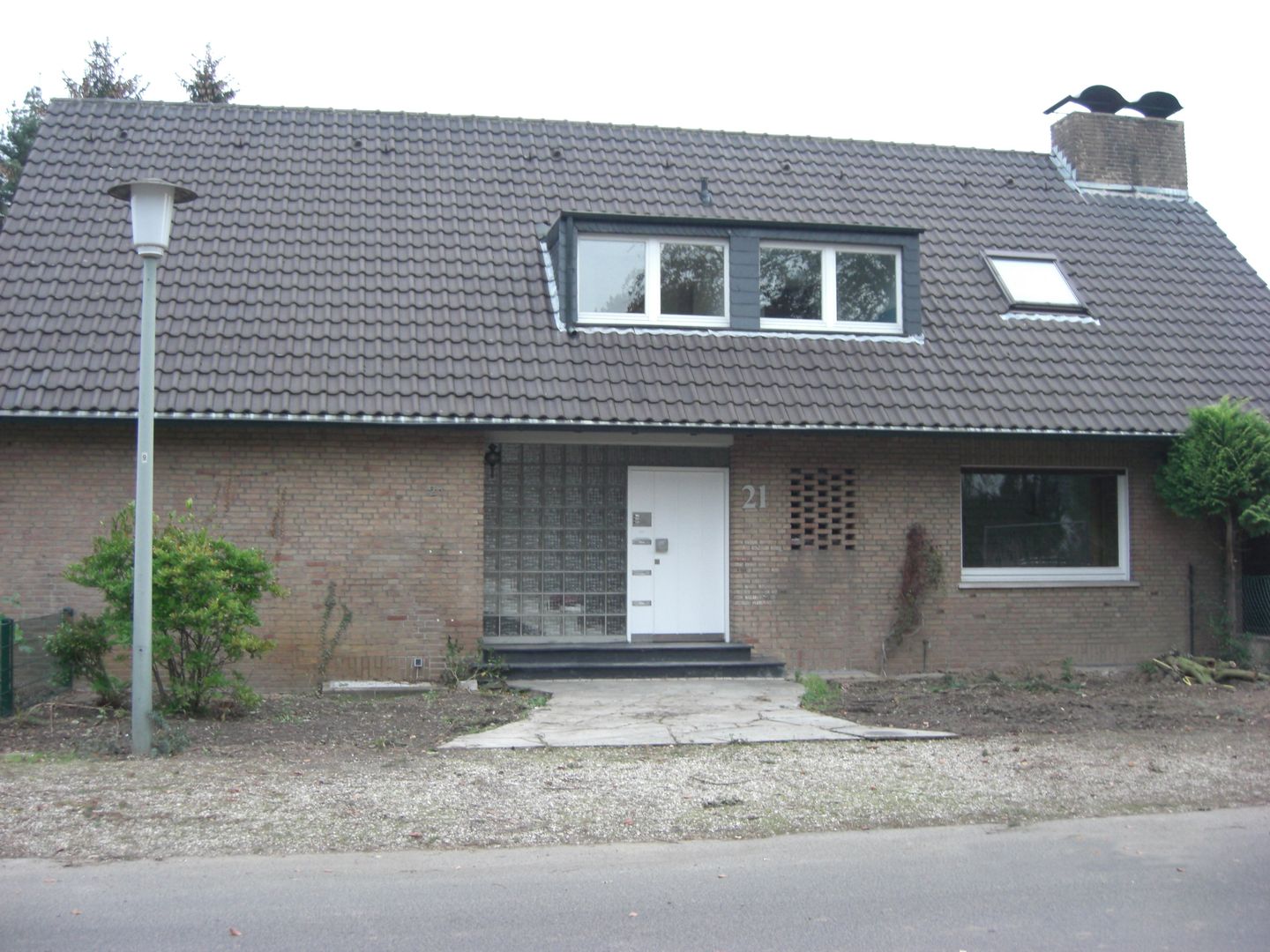 Aus einem alten Mehrfamilienhaus wird ein modernes Einfamilienhaus, 28 Grad Architektur GmbH 28 Grad Architektur GmbH