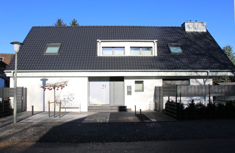 Aus einem alten Mehrfamilienhaus wird ein modernes Einfamilienhaus, 28 Grad Architektur GmbH 28 Grad Architektur GmbH