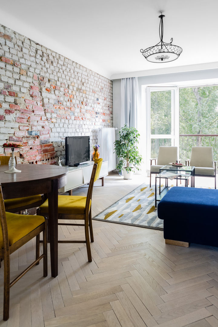 Our photoshoot of apartment design by D Plus Dagmara Zawadzka homify Nowoczesny salon Cegły