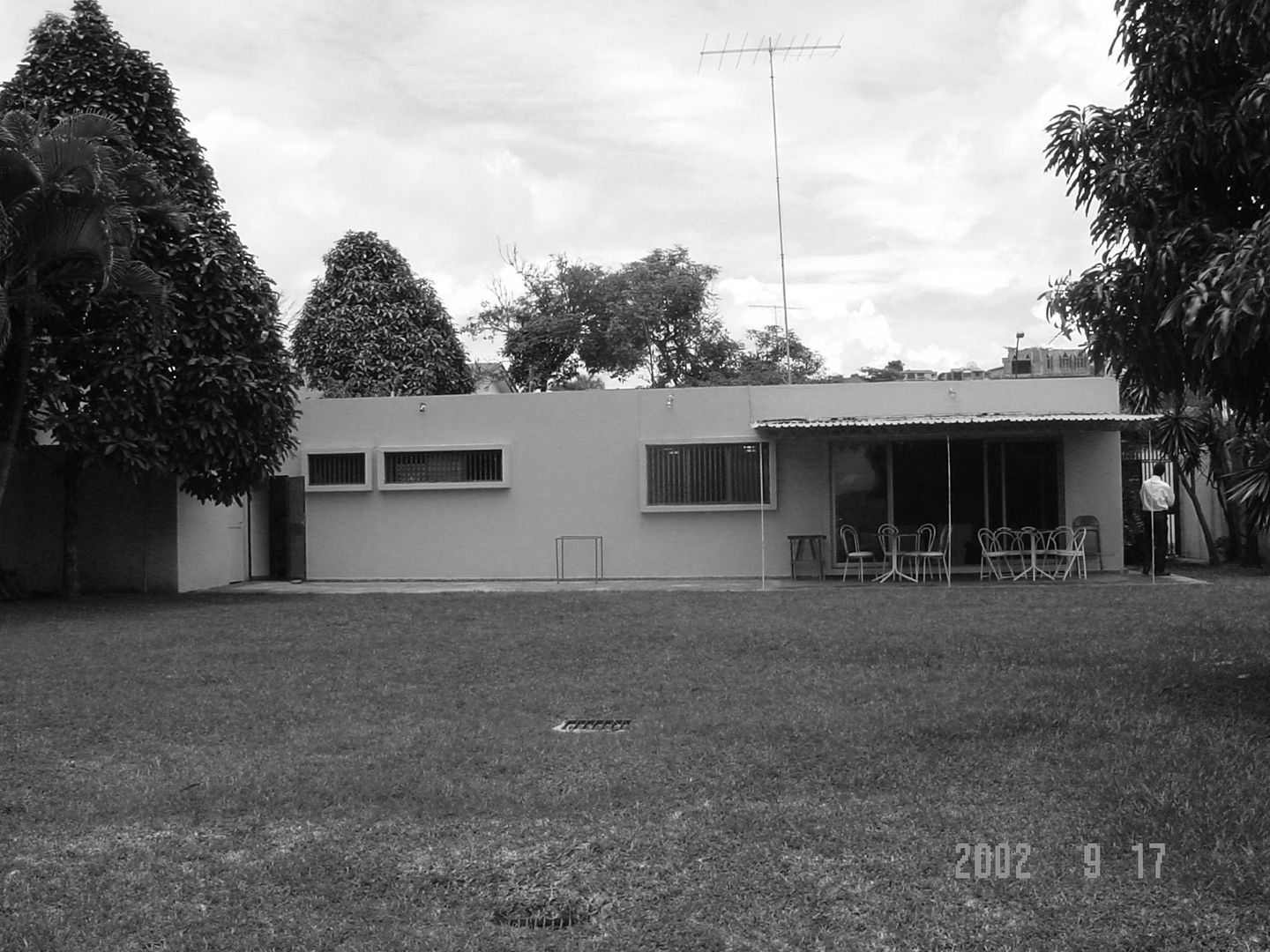 Fachada Nor-Este (casa original) antes de la remodelación Odart Graterol Arquitecto Casas estilo moderno: ideas, arquitectura e imágenes