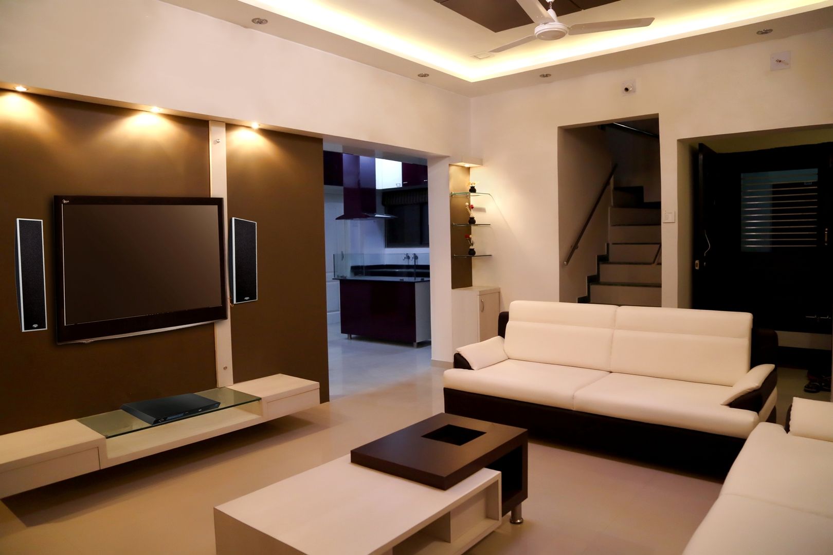 Dr. Mahesh Dama - 3 BHK Pent-house Interior, ZEAL Arch Designs ZEAL Arch Designs Livings modernos: Ideas, imágenes y decoración Decoración y accesorios