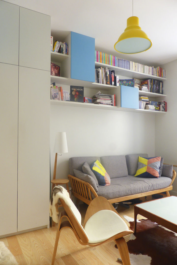 François - Appartement de 35 m2 optimisé, Batiik Studio Batiik Studio غرفة المعيشة أريكة ومقاعد إسترخاء