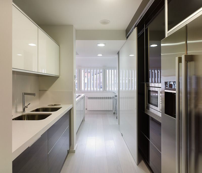 Reforma de piso en Santiago de Compostela Interior Zen. Obras e Proxectos Cocinas de estilo minimalista