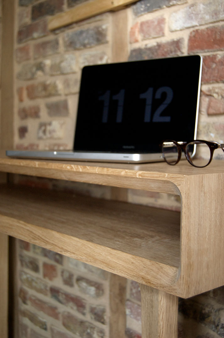 Console bureau sur mesure, B4 B4 Minimalst style study/office Wood Wood effect Desks