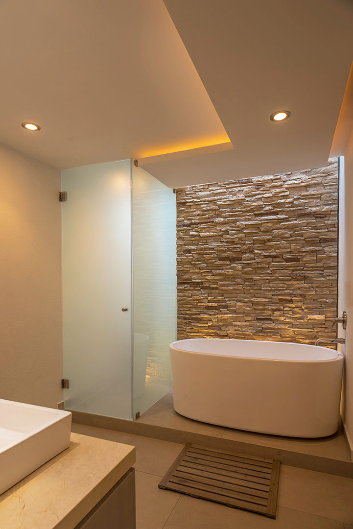 CASA EG, ROMERO DE LA MORA ROMERO DE LA MORA Modern bathroom