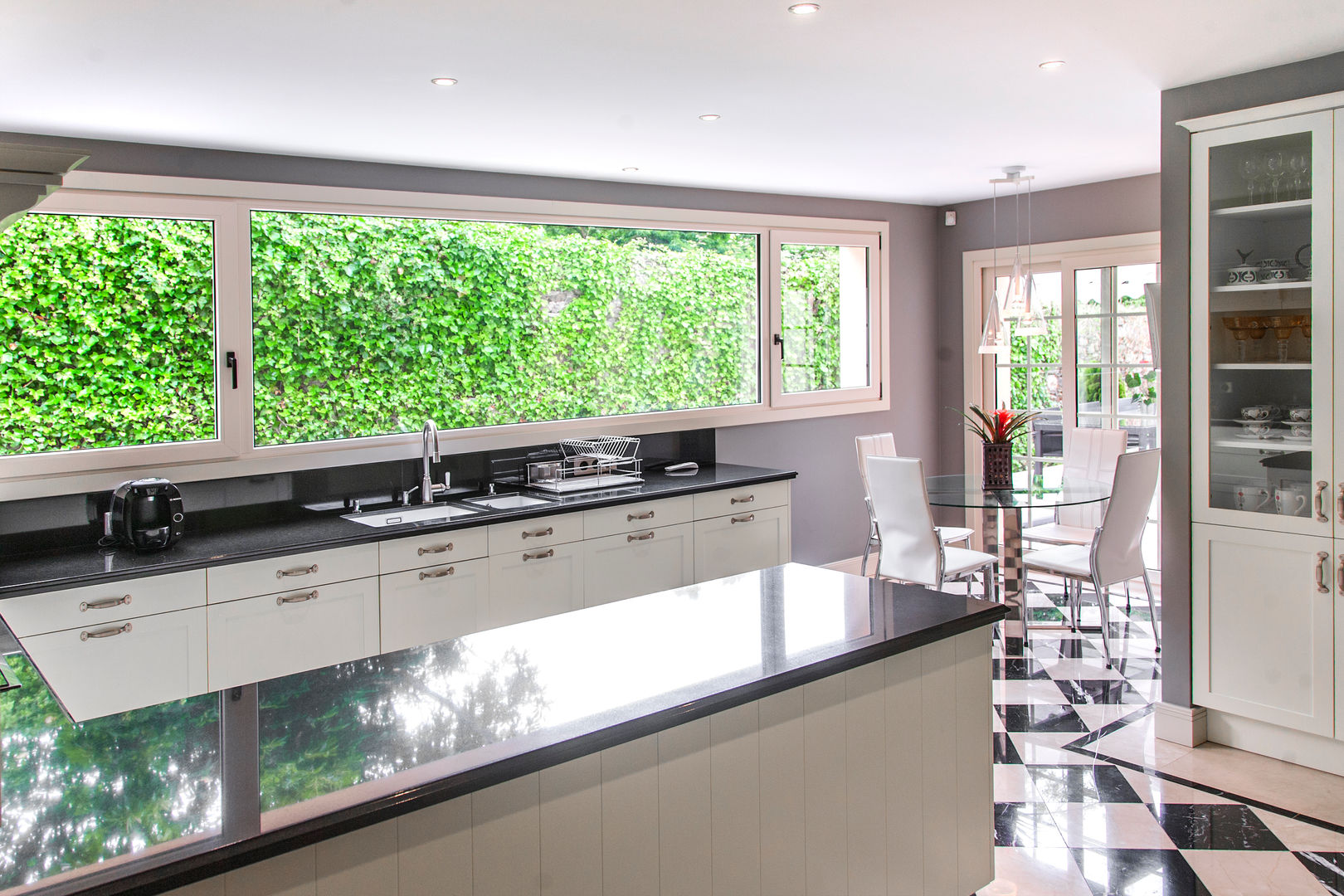 Residencia en el campo, Belén Sueiro Belén Sueiro Cocinas de estilo moderno gabinetes,Encimera,Grifo,Muebles,Ventana,Fregadero,Cocina,Estufa de cocina,Lavabo,Madera