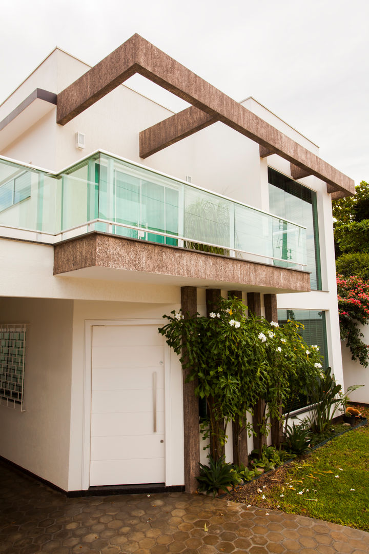 homify Rumah tinggal Batu Bata