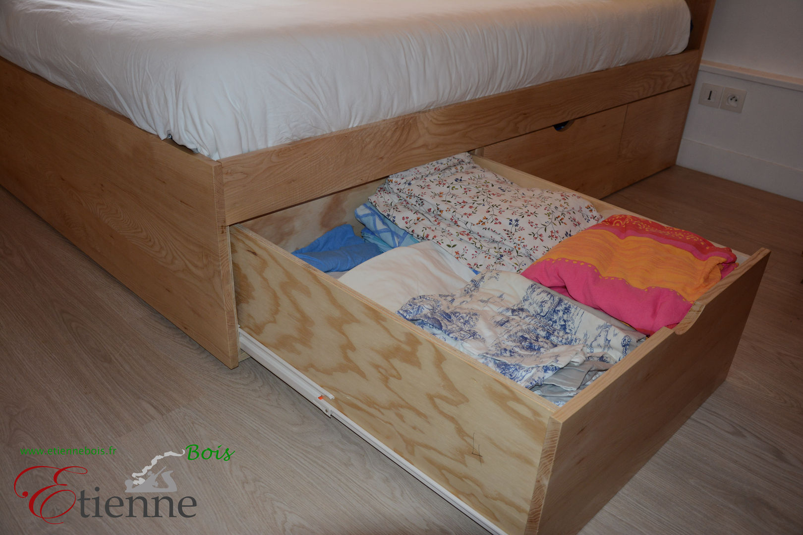 homify Skandinavische Schlafzimmer Holz Holznachbildung