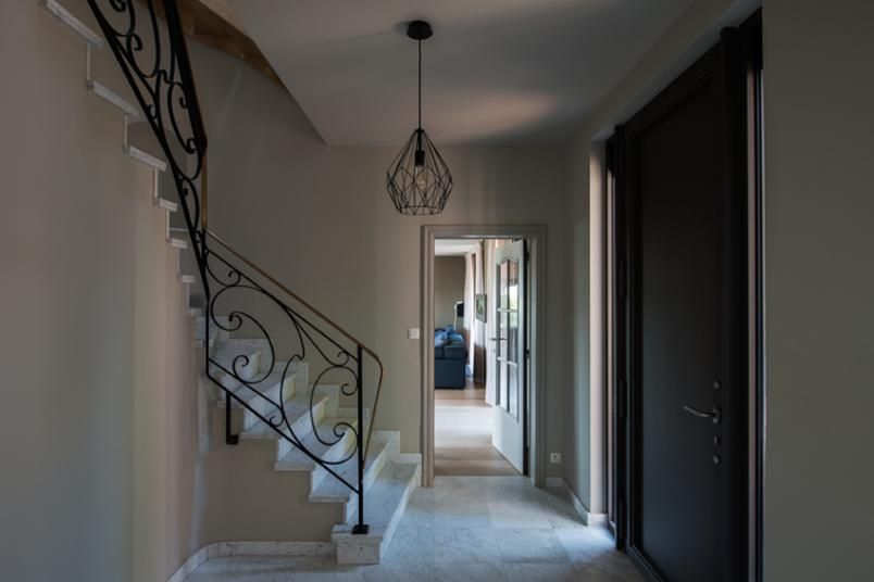 Transformation de la villa E, BURO5 - architectes & associés BURO5 - architectes & associés Modern corridor, hallway & stairs