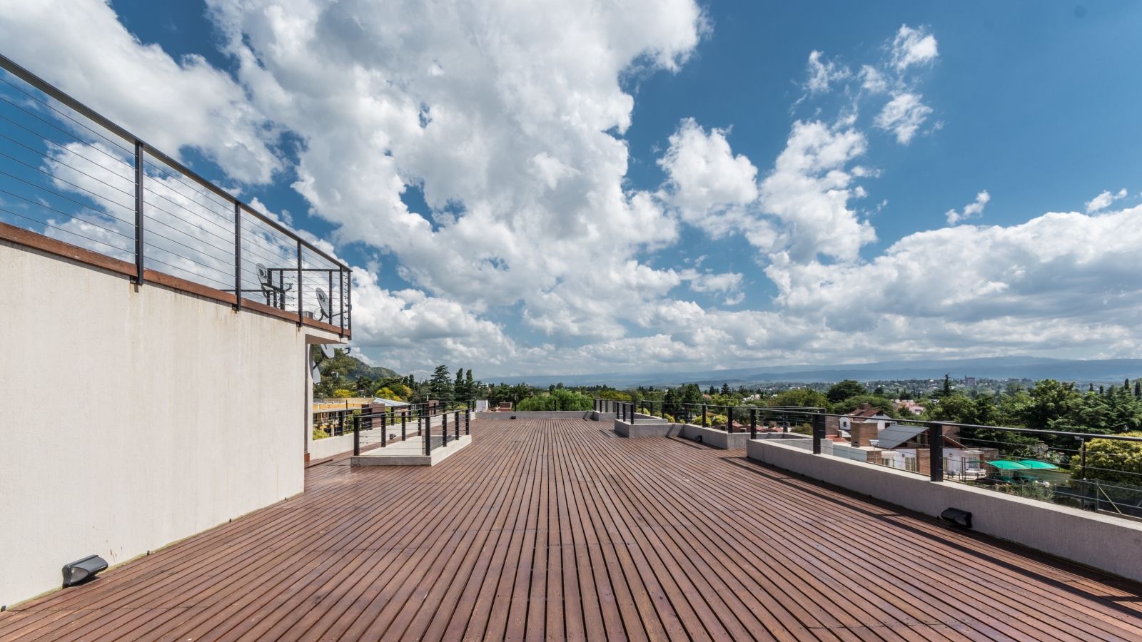 PORTAL SANTA RITA, CELOIRA CALDERON ARQUITECTOS CELOIRA CALDERON ARQUITECTOS Modern balcony, veranda & terrace
