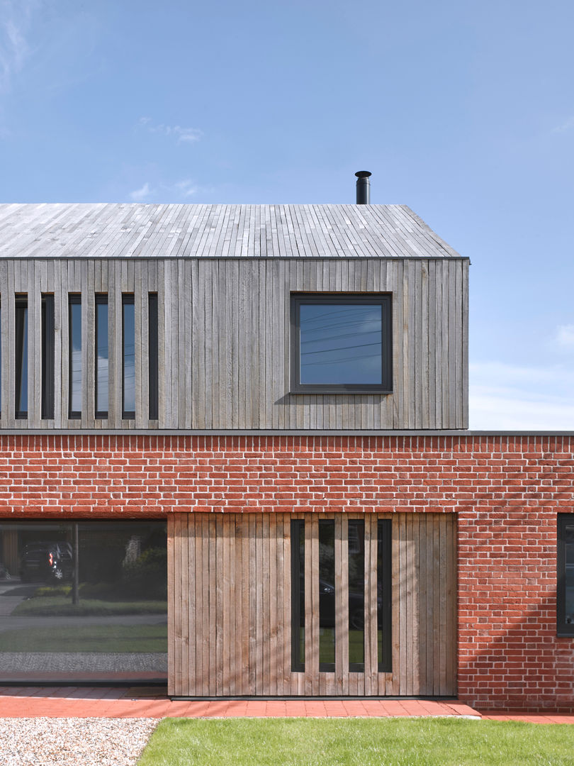 Front elevation of Broad Street House, Suffolk Nash Baker Architects Ltd Casas modernas Ladrillos