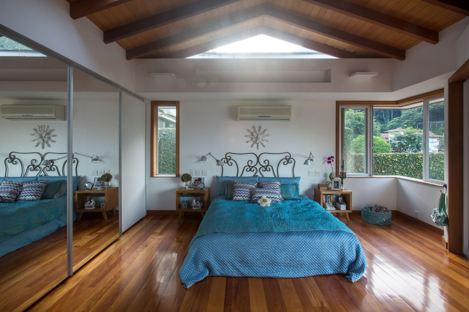 CASA HORTO, Maria Claudia Faro Maria Claudia Faro Phòng ngủ phong cách nhiệt đới Gỗ Wood effect