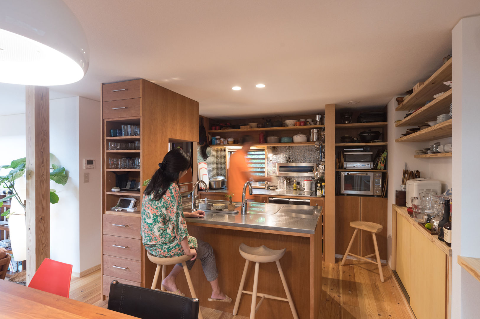 石畳みの中庭をもつ家らしい家, FAD建築事務所 FAD建築事務所 Modern style kitchen